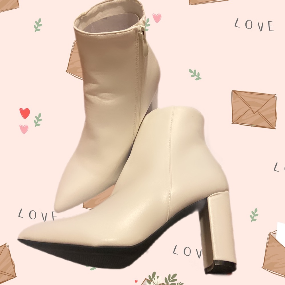 Dream Pairs Chunky High Heel Ankle Boot Size 7.5